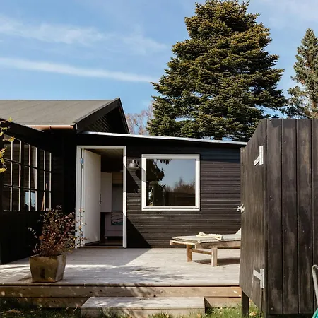 Renovated House With Lovely Secluded Garden * Gilleleje