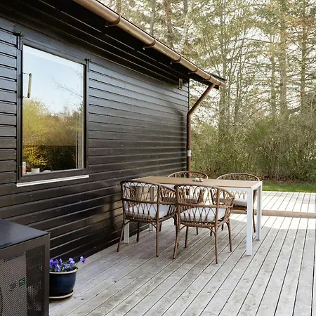 Renovated House With Lovely Secluded Garden Gilleleje